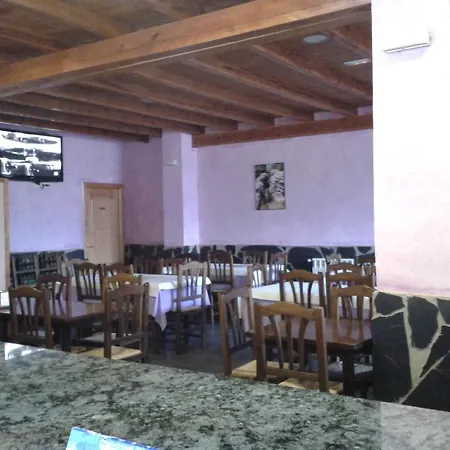 招待所 El Olmo 卡马雷纳德拉谢拉